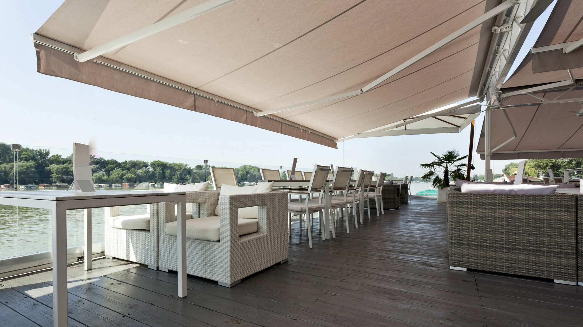 Australia R-90 Folding Arm Awning